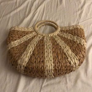 boho woven straw hand bag! Like new condition.